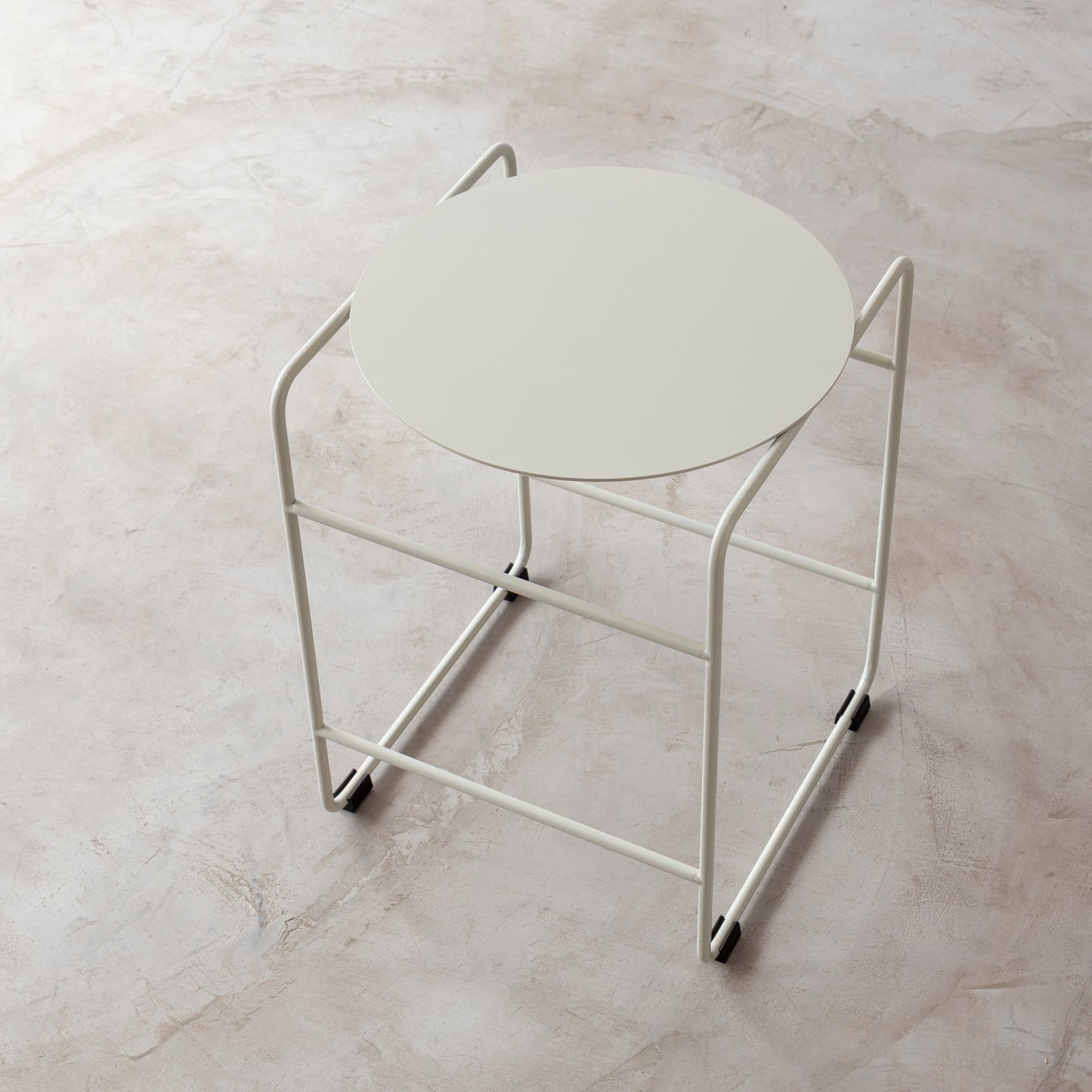 Mesa de apoio LOU - Aço Carbono / Off-white