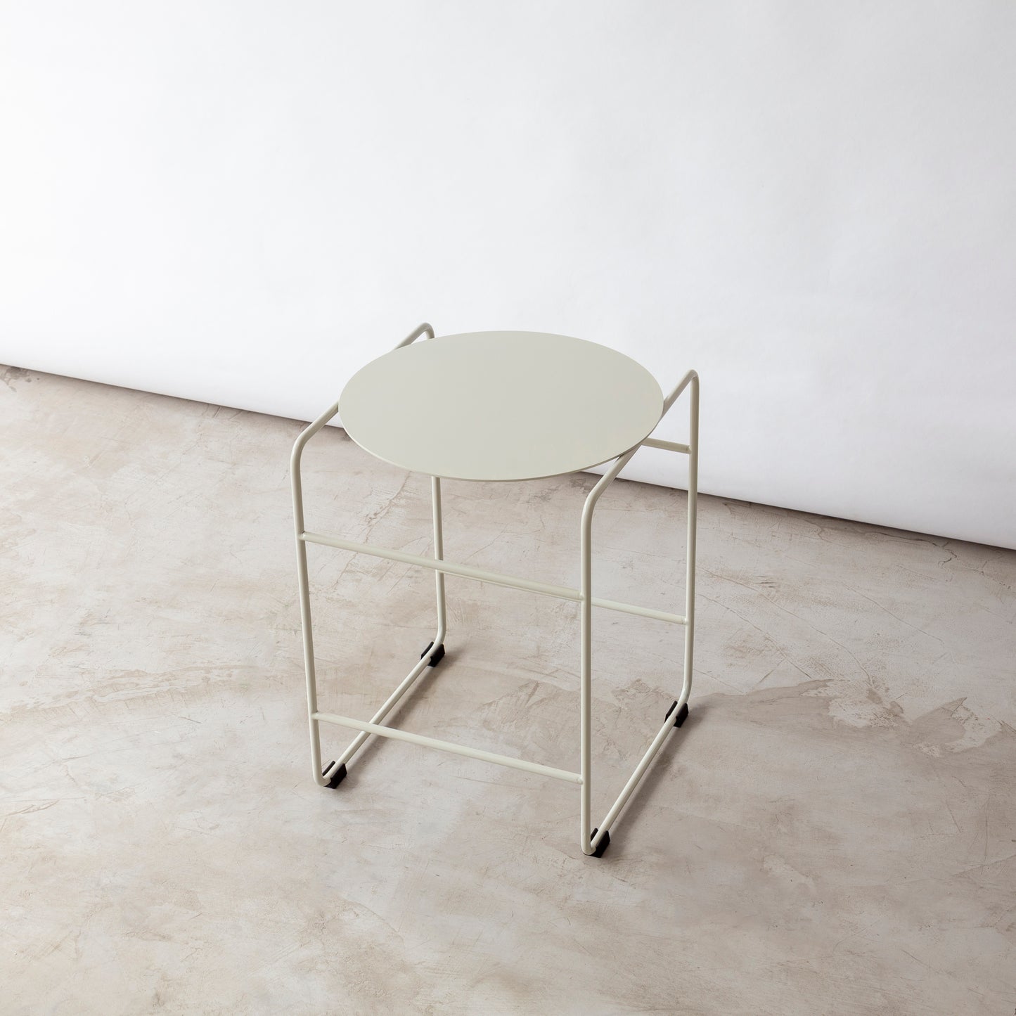 Mesa de apoio LOU - Aço Carbono / Off-white