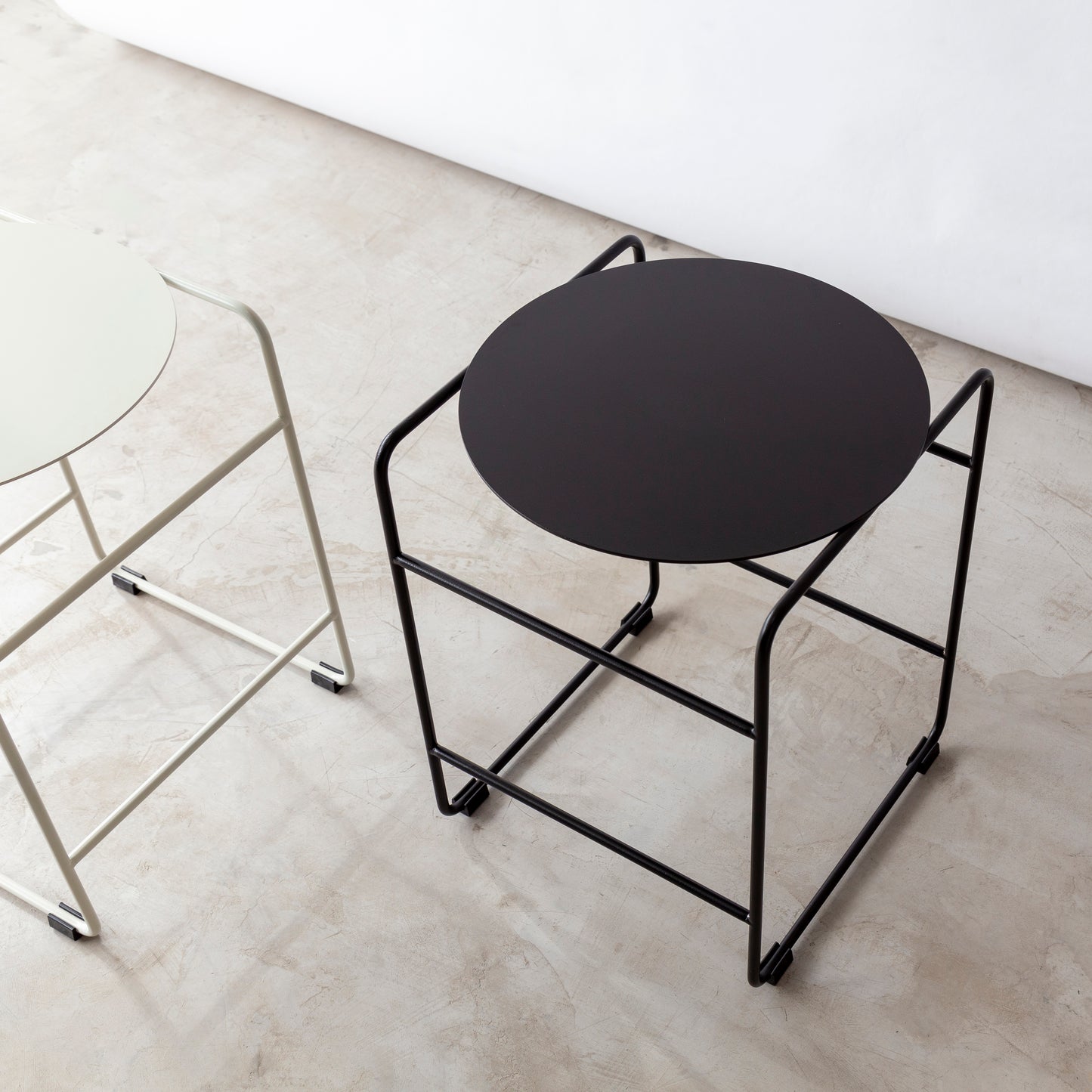 Mesa de apoio LOU - Aço Carbono / Preta