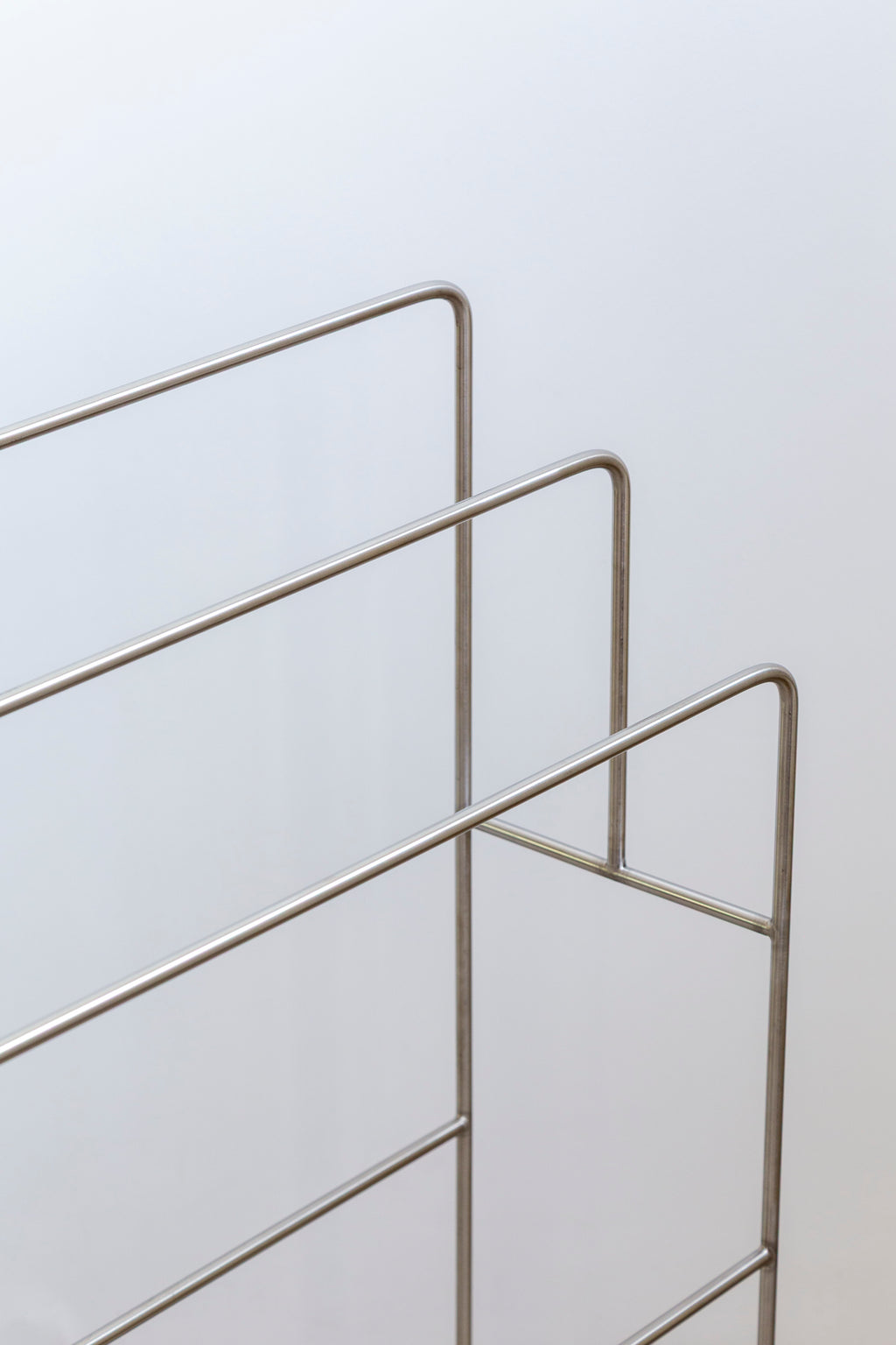 Toalheiro de Chão em Aço Inox - Toua (sob encomenda)