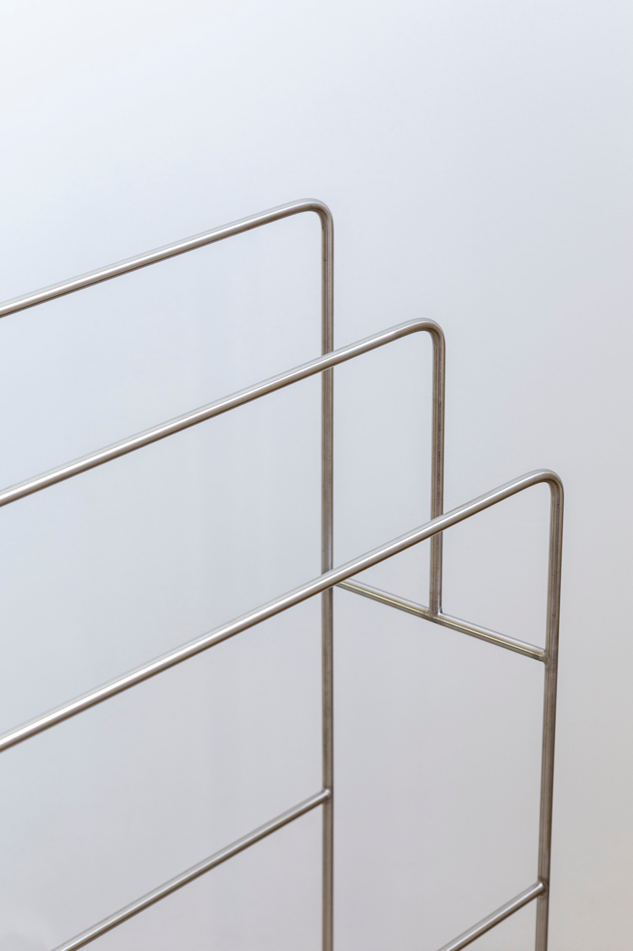 Toalheiro de Chão em Aço Inox - Toua (sob encomenda)
