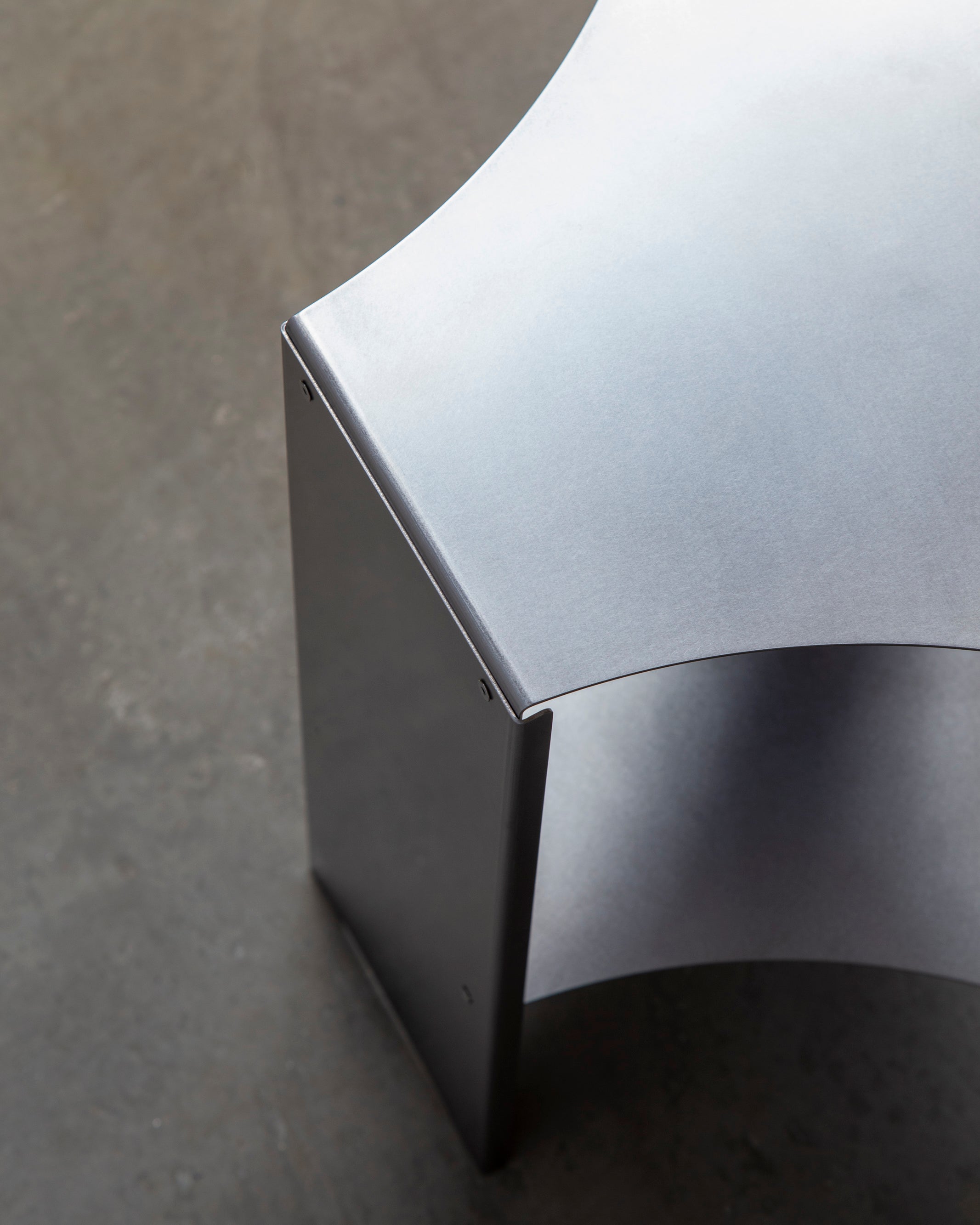 Vórtice 50 - Mesa Lateral em Aço Inox