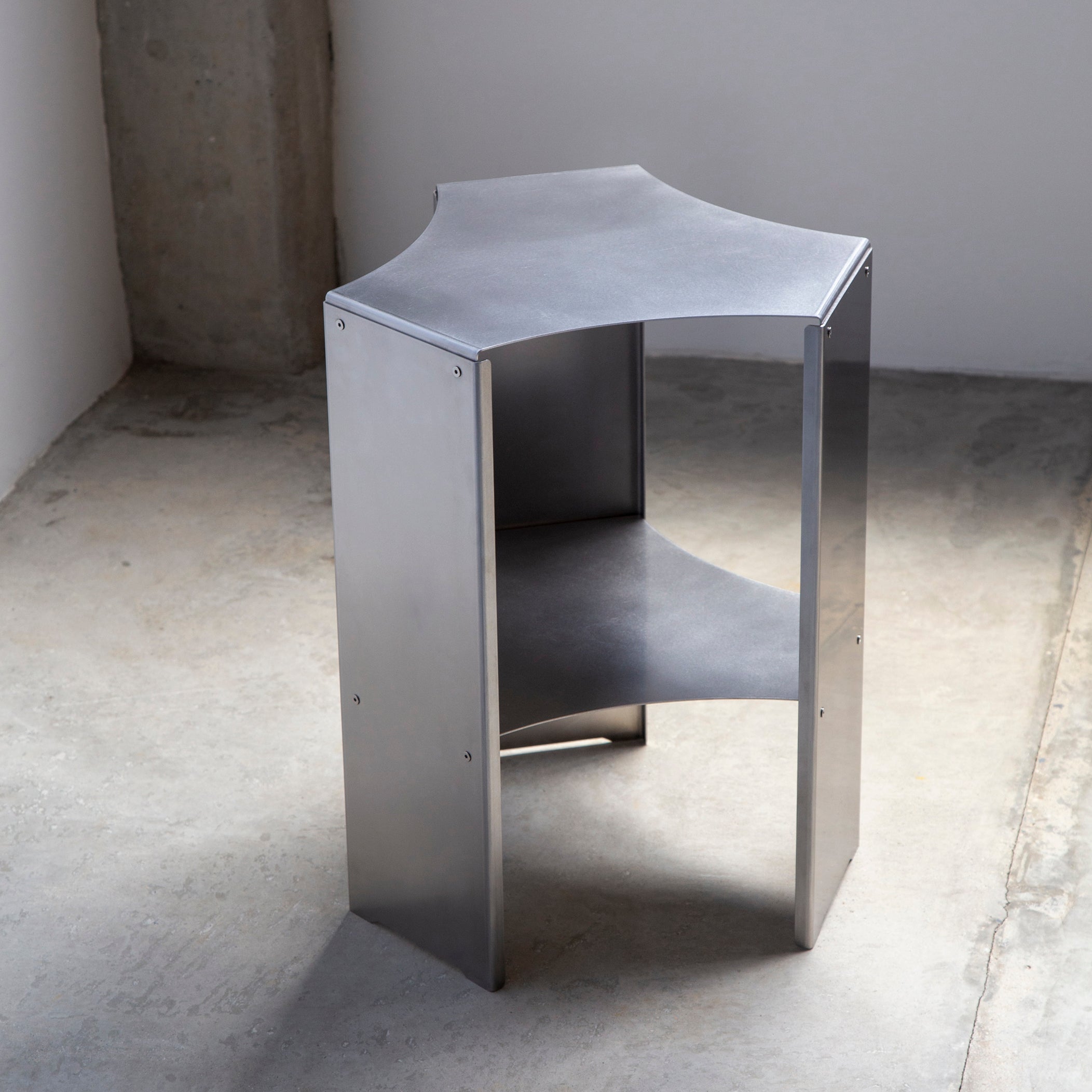 Vórtice 50 - Mesa Lateral em Aço Inox