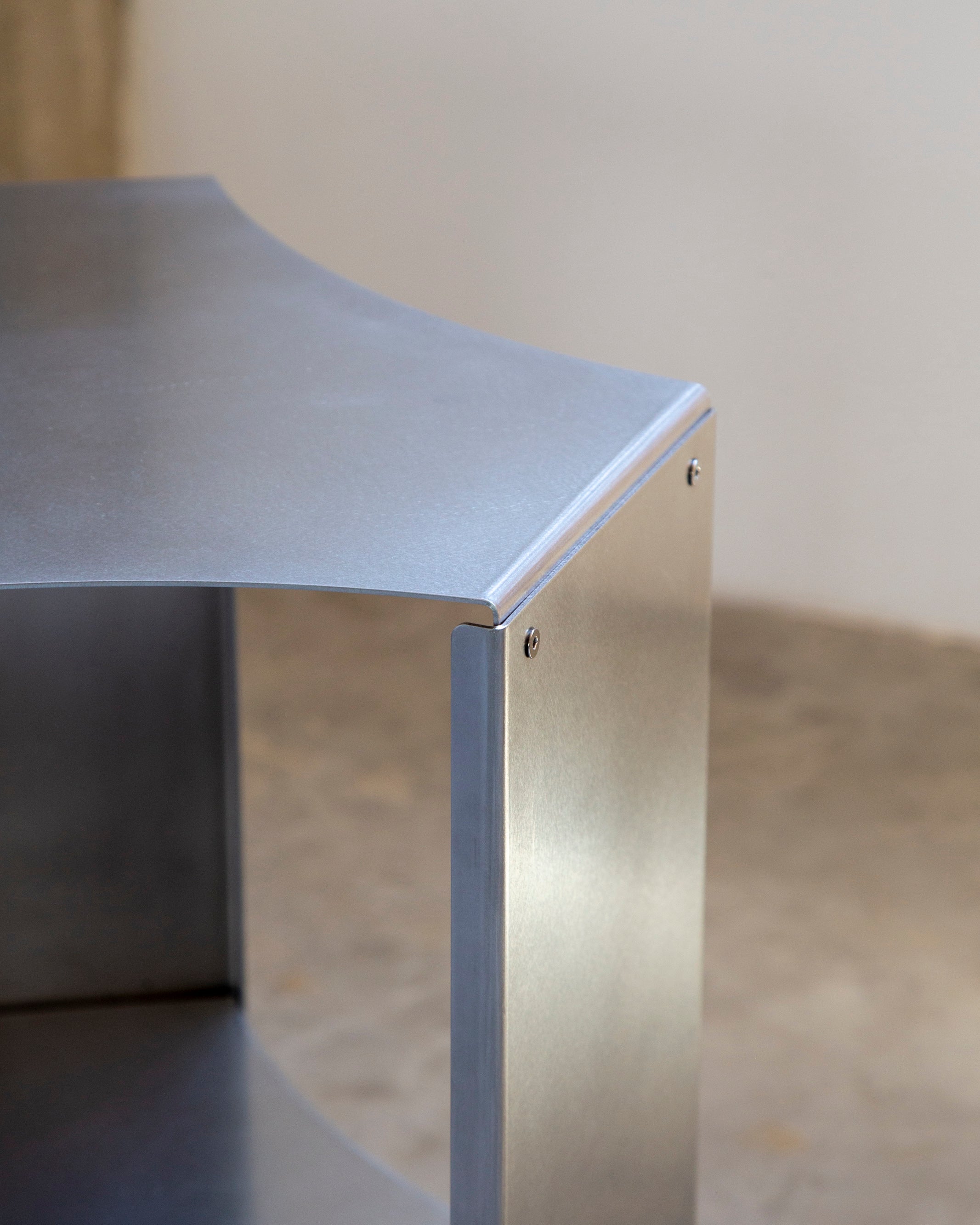 Vórtice 50 - Mesa Lateral em Aço Inox