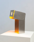 Tauri - Luminária de Mesa em Inox