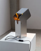 Tauri - Luminária de Mesa em Inox