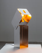 Tauri - Luminária de Mesa em Inox