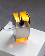 Tauri - Luminária de Mesa em Inox