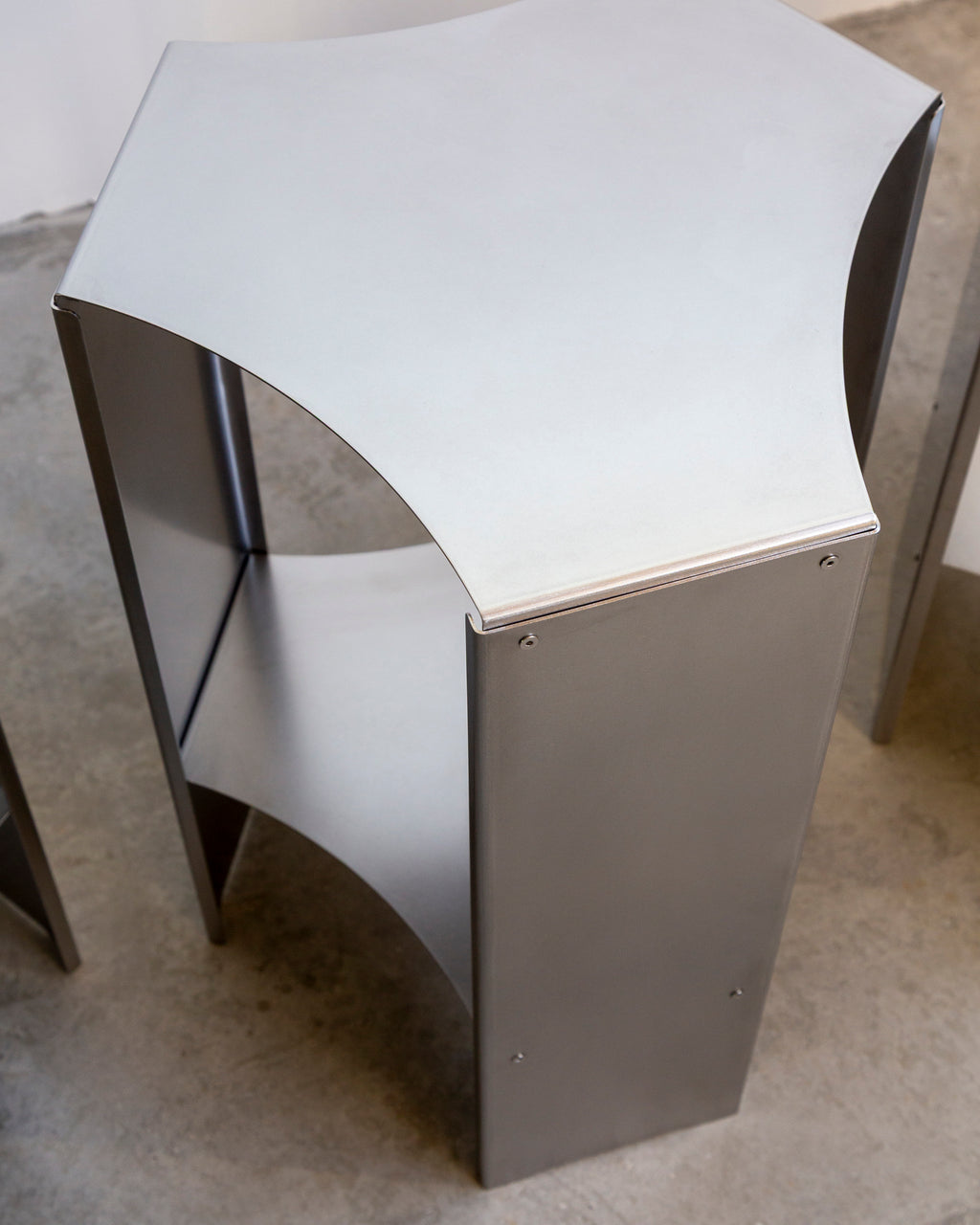 Vórtice 60 - Mesa Lateral em Aço Inox