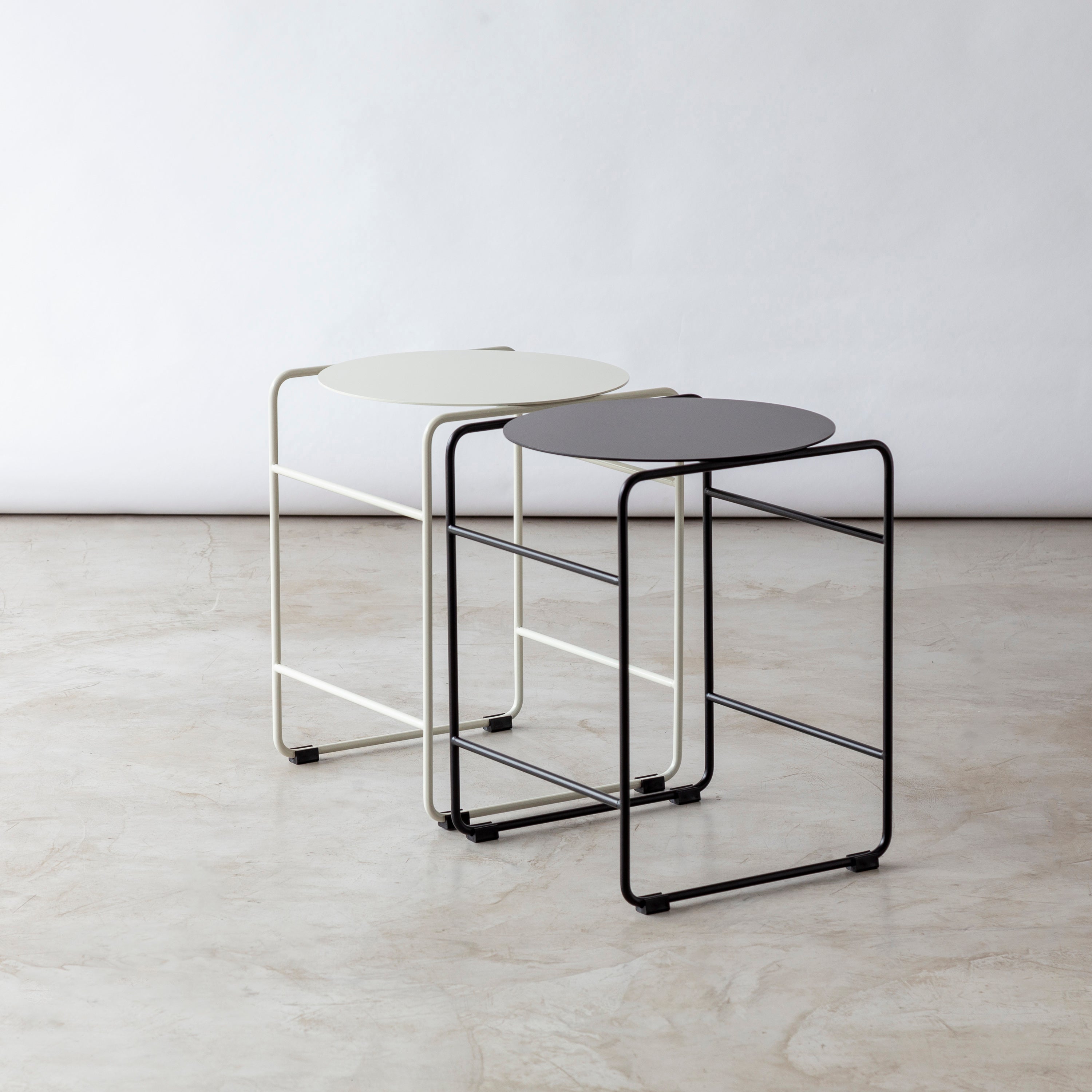 Mesa de apoio LOU - Aço Carbono / Preta