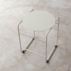 Mesa de apoio LOU - Aço Carbono / Off-white