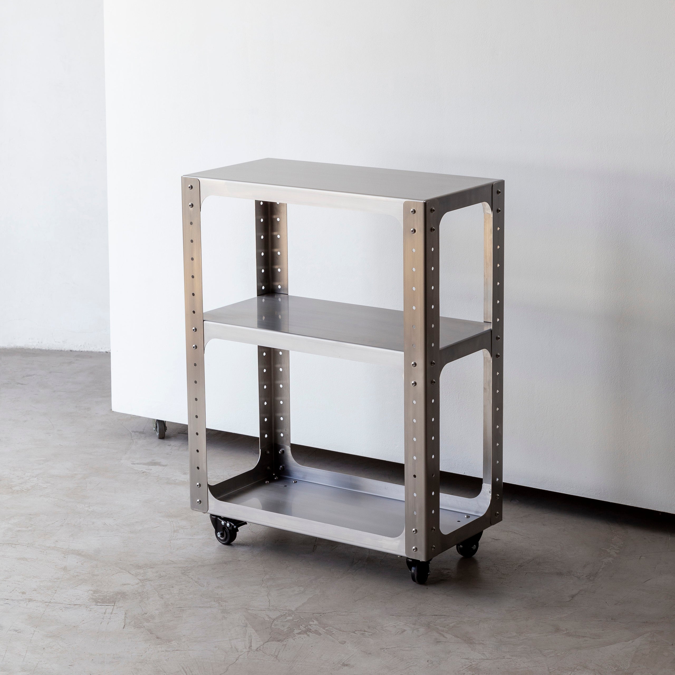 Unit - Estante e carrinho em Inox