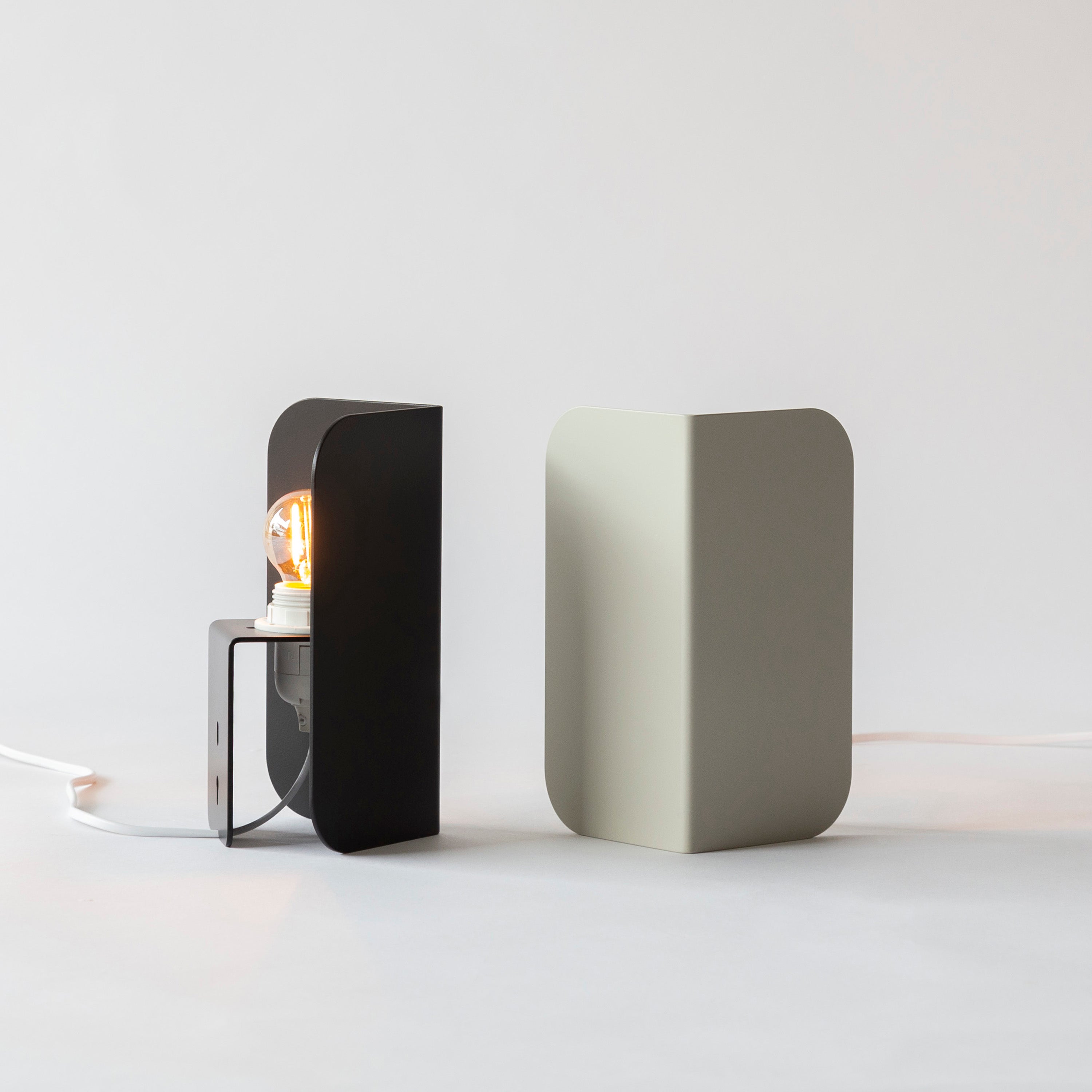 Arandela e Luminária de Mesa RUFI - Preta