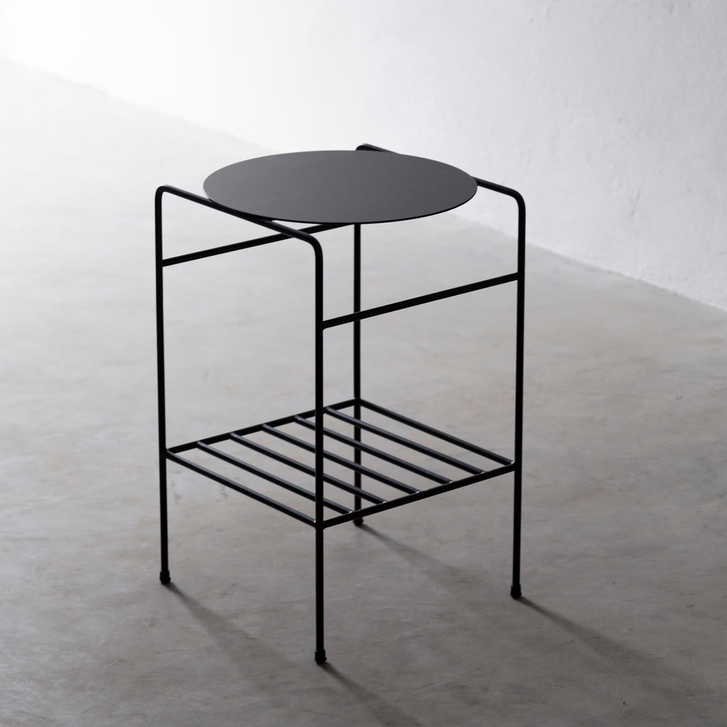 Mesa lateral OU - preto fosco