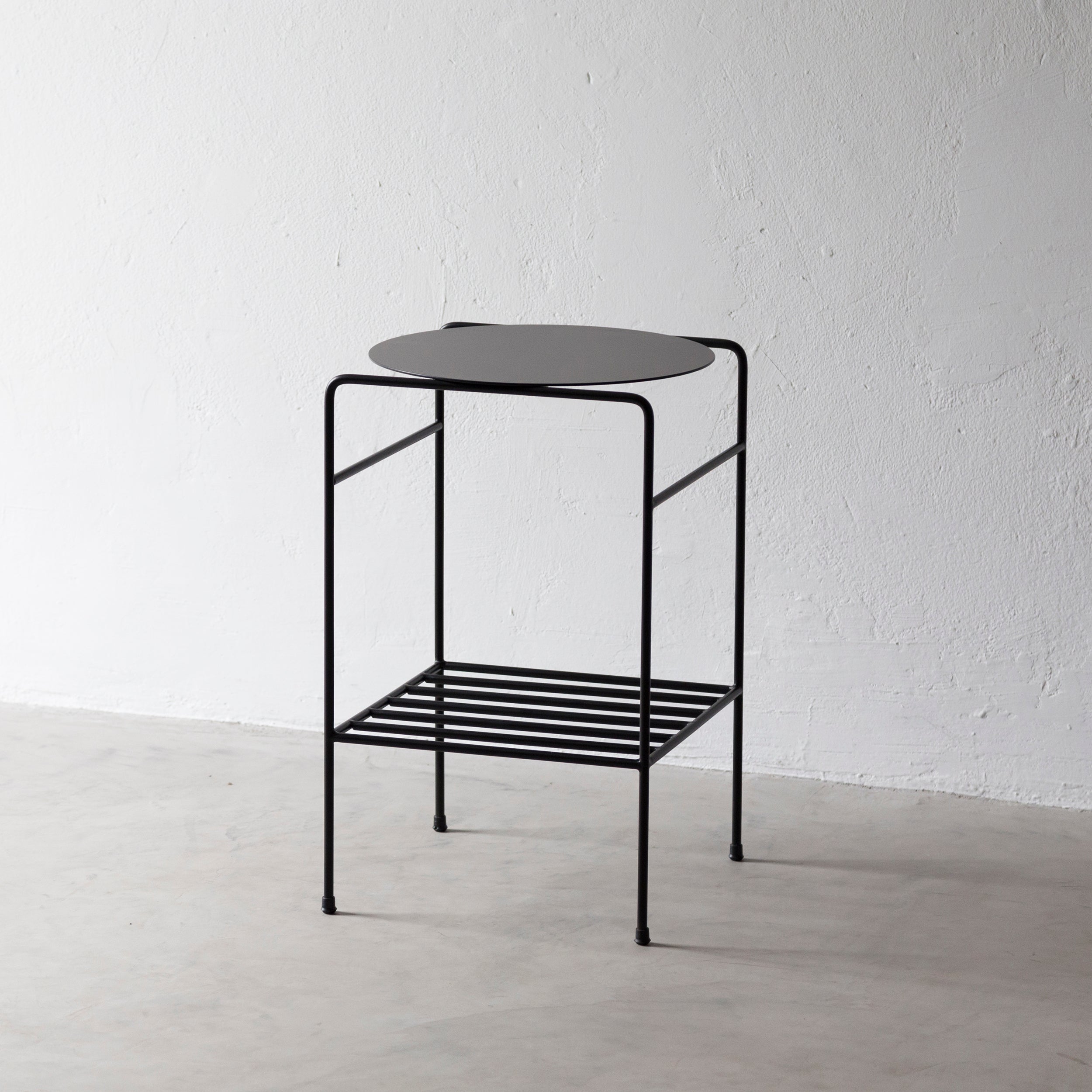 Mesa lateral OU - preto fosco
