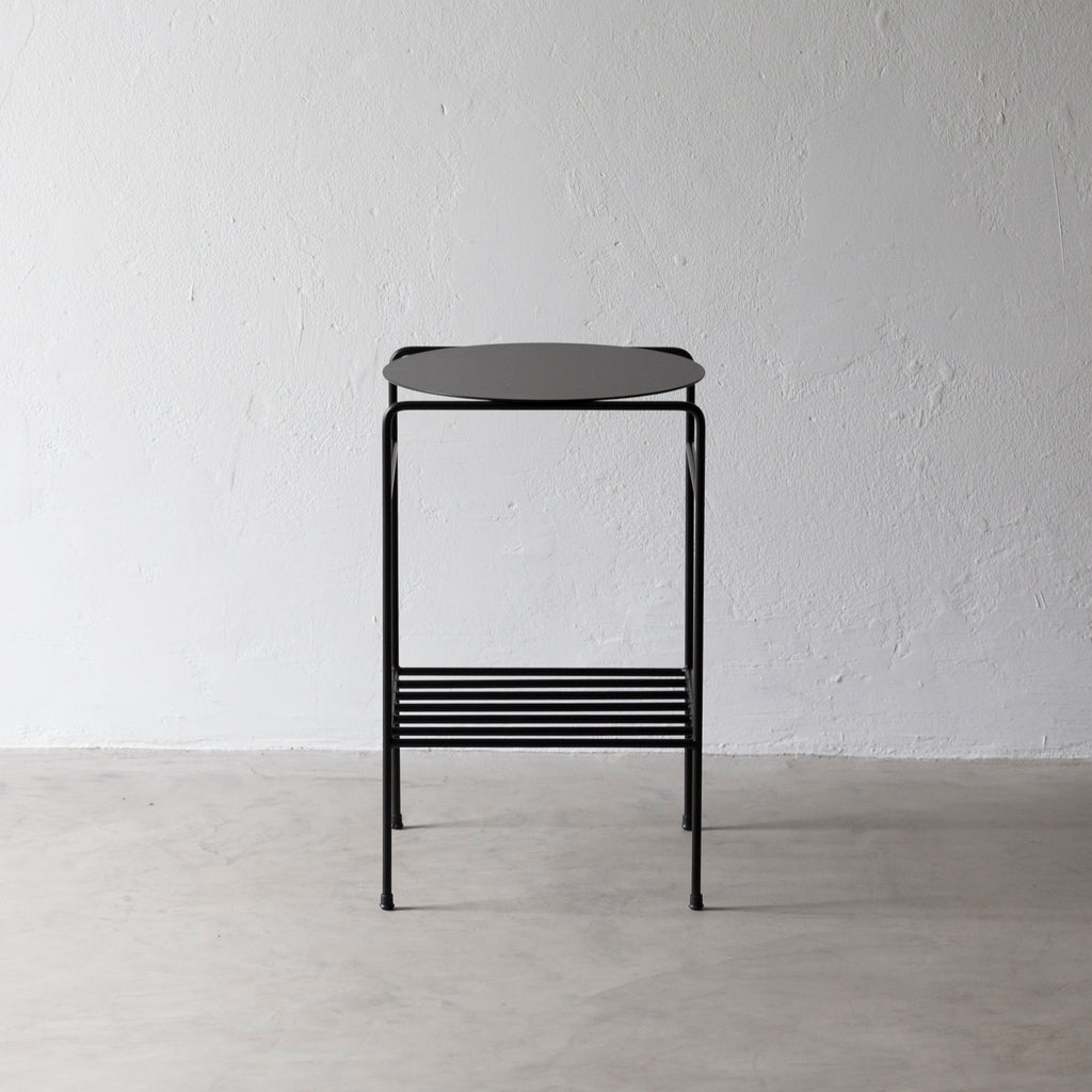 Mesa lateral OU - preto fosco